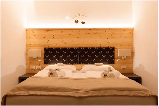 Hotel Alla Rocca Varena Buitenkant foto